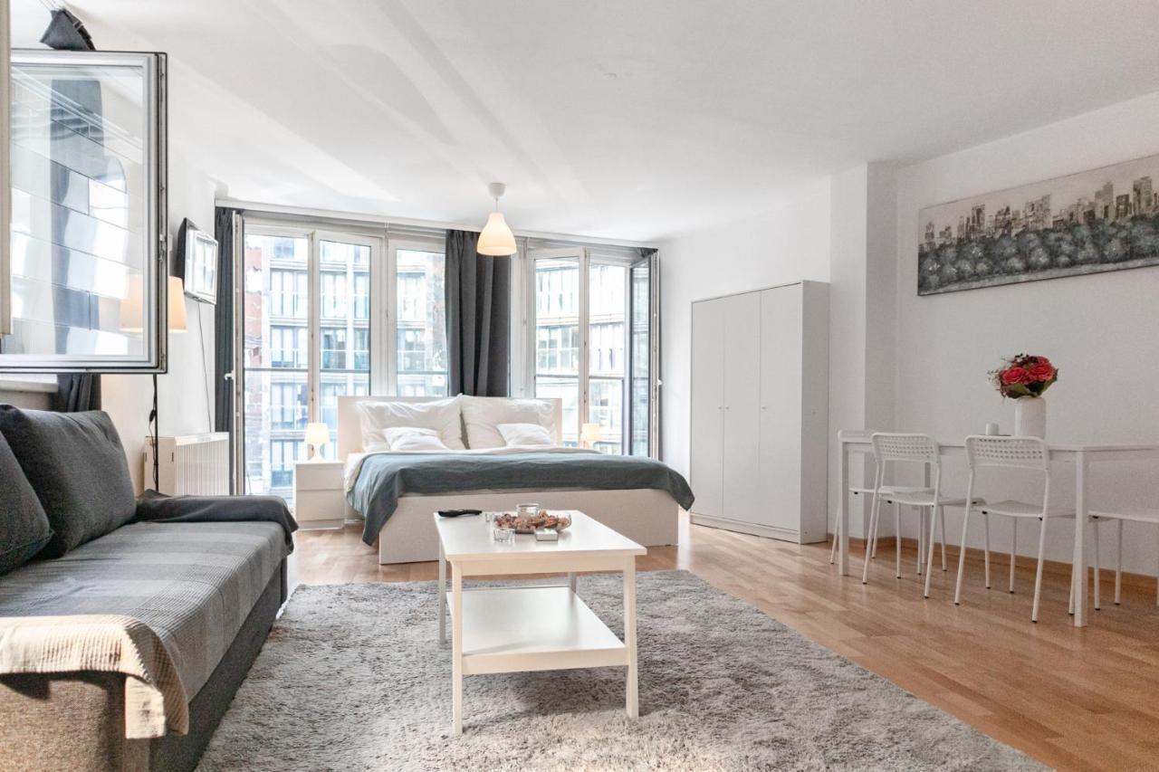 Gasometer Apartment - Designer Building With Amazing View Wien Eksteriør billede