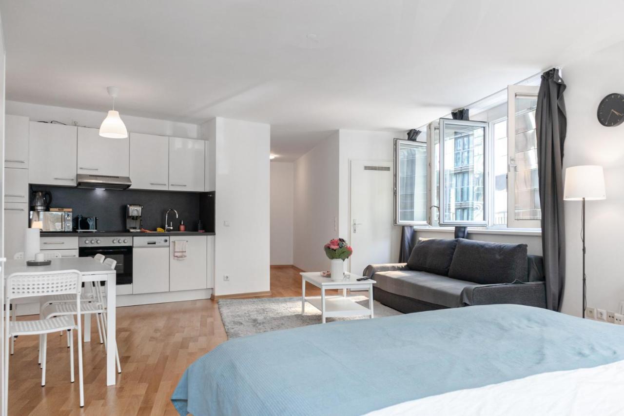 Gasometer Apartment - Designer Building With Amazing View Wien Eksteriør billede