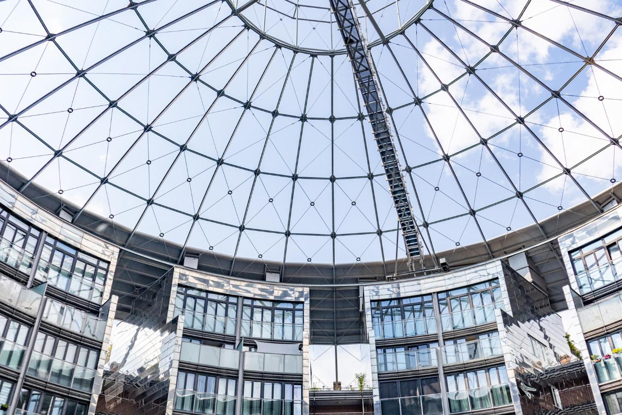 Gasometer Apartment - Designer Building With Amazing View Wien Eksteriør billede